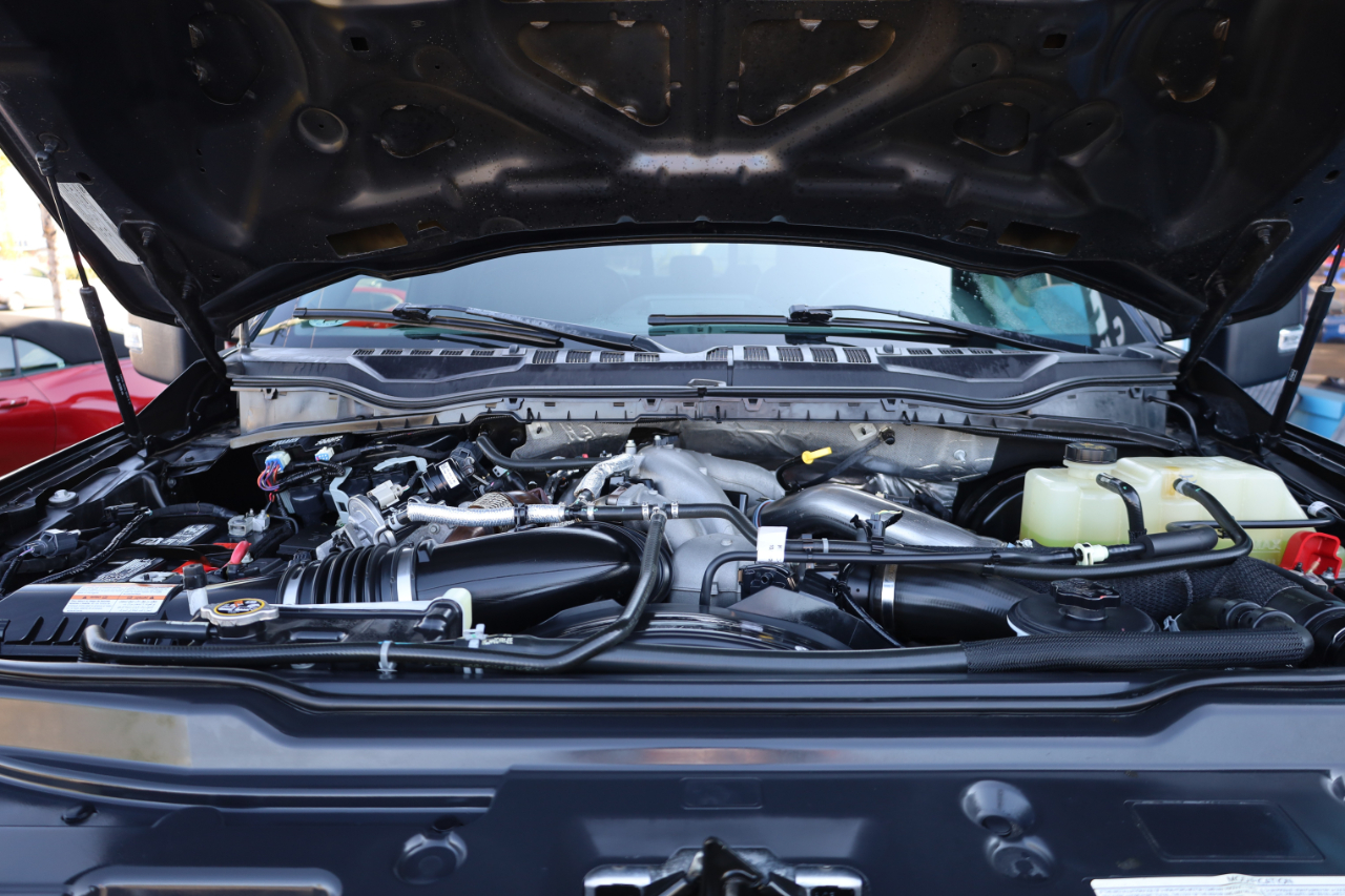 Ford Super Duty F-250 SRW Lariat 4WD Crew Cab 6.75' Box 2022