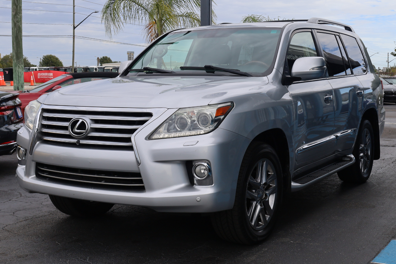 Lexus LX 570 4WD 4dr 2013