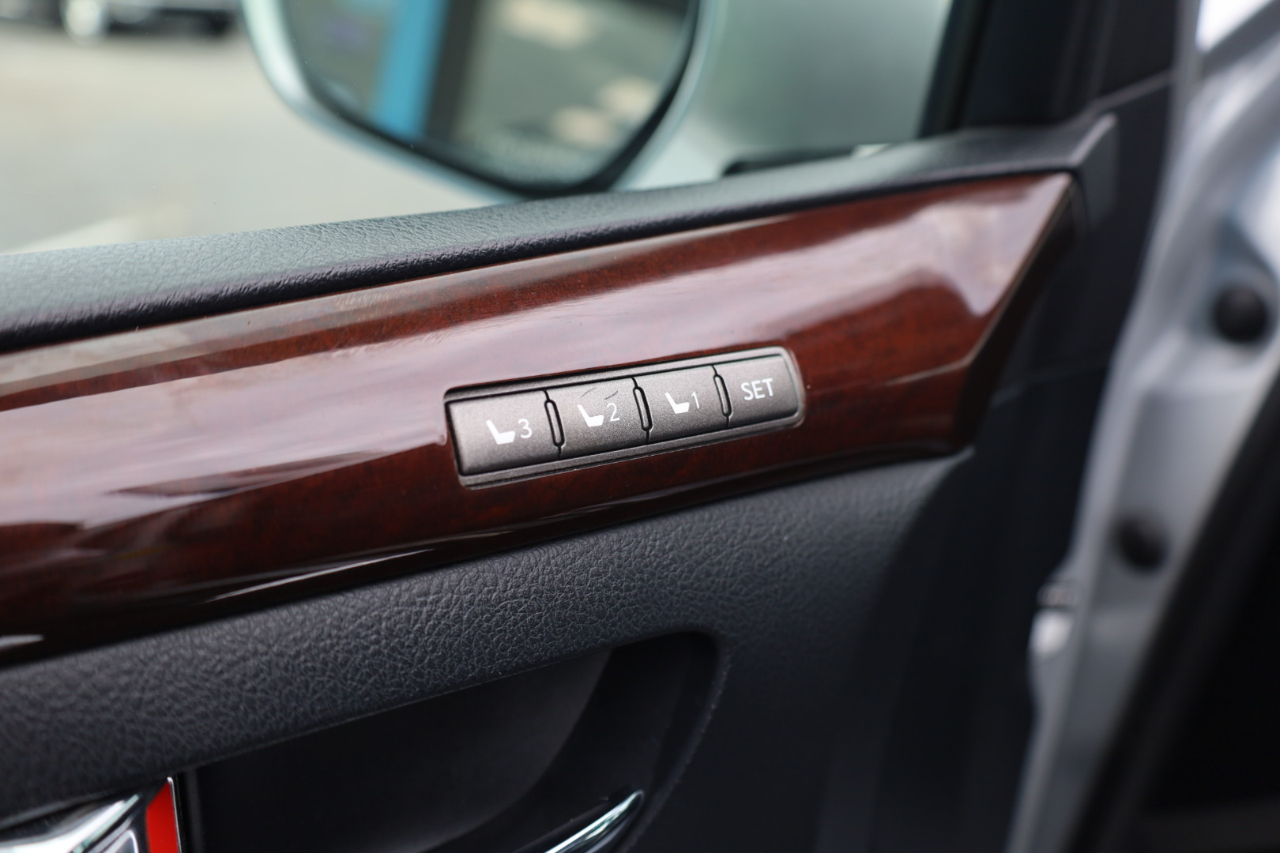 Lexus LX 570 4WD 4dr 2013