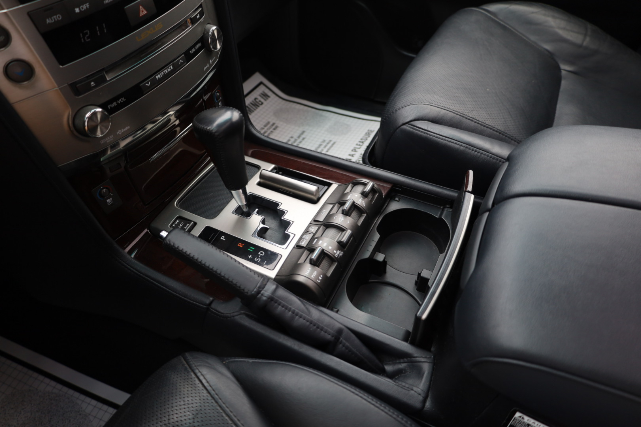 Lexus LX 570 4WD 4dr 2013