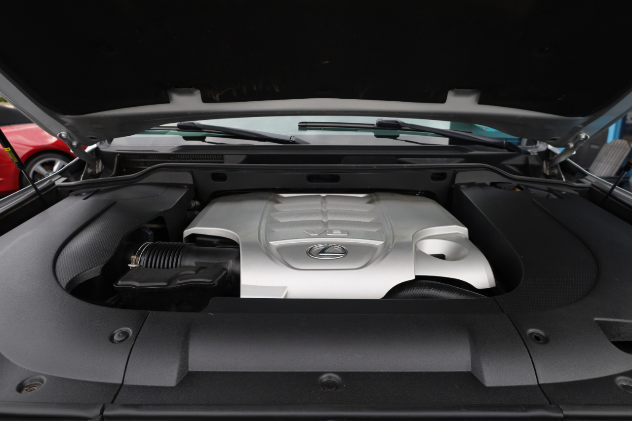 Lexus LX 570 4WD 4dr 2013