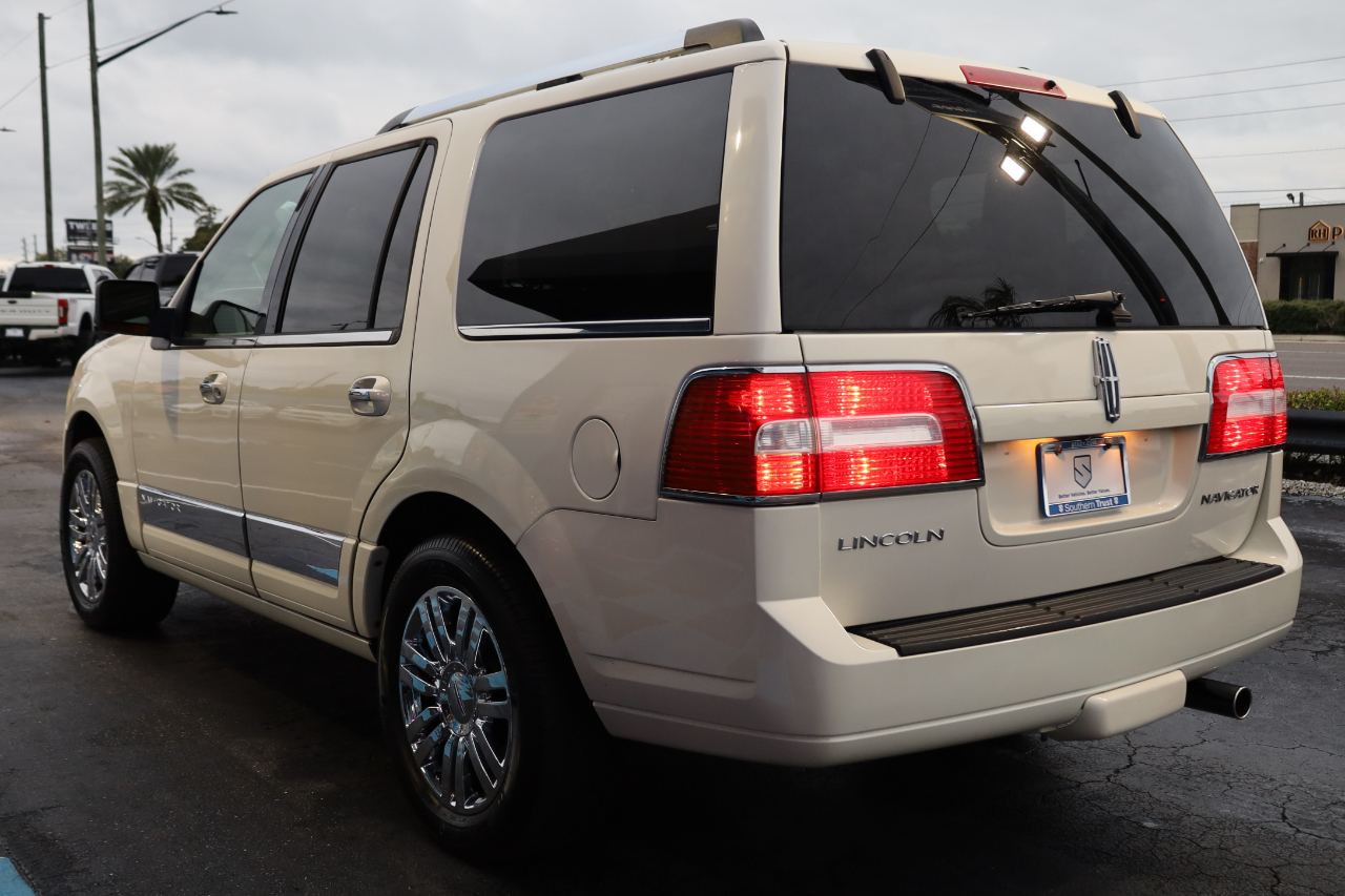 Lincoln Navigator 4WD 4dr 2008