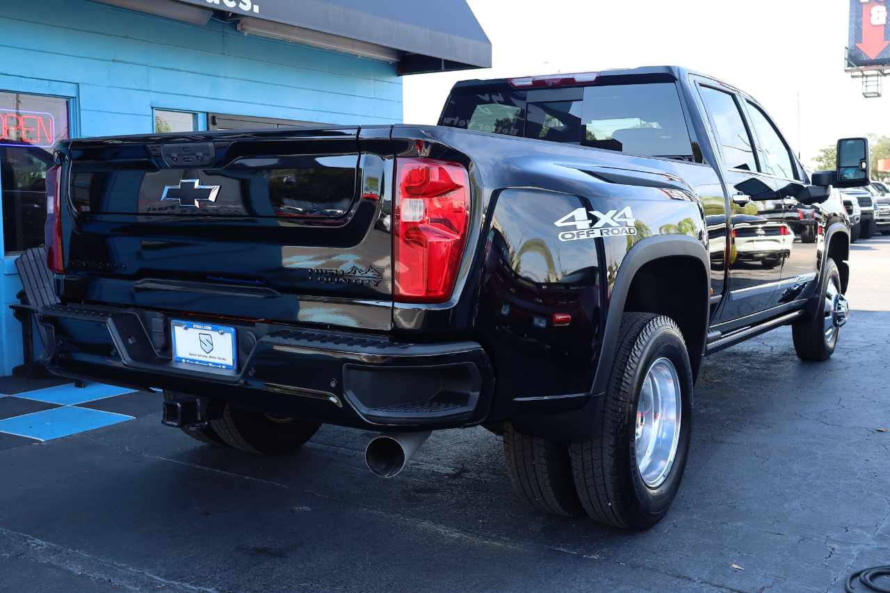 Chevrolet Silverado 3500HD 4WD Crew Cab 172" High Country 2024