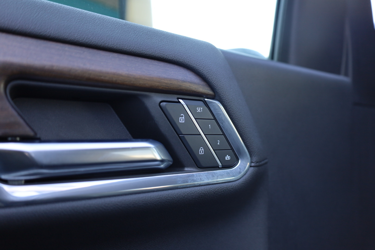 Chevrolet Silverado 3500HD 4WD Crew Cab 172" High Country 2024