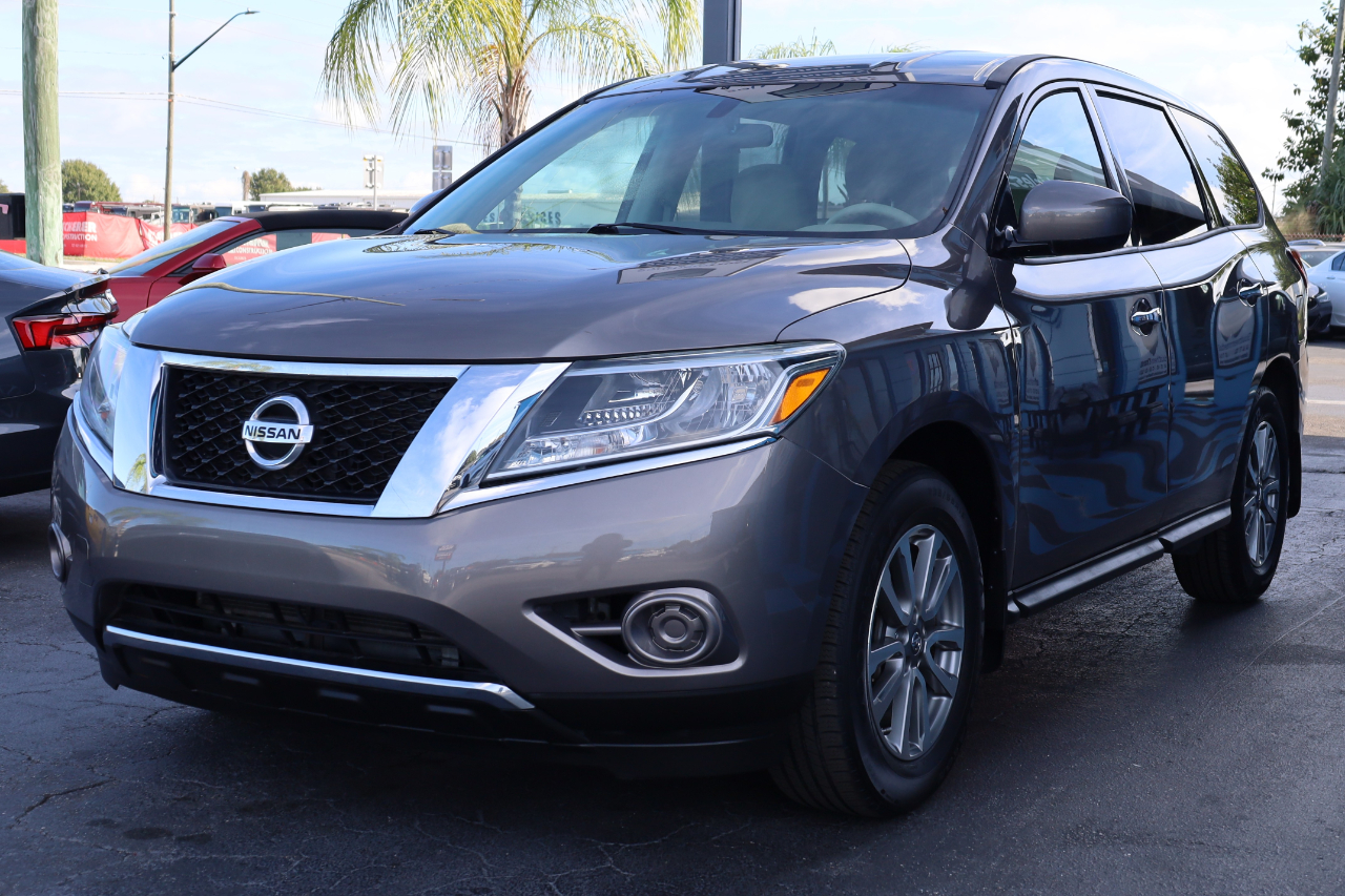 Nissan Pathfinder 2WD 4dr S 2013