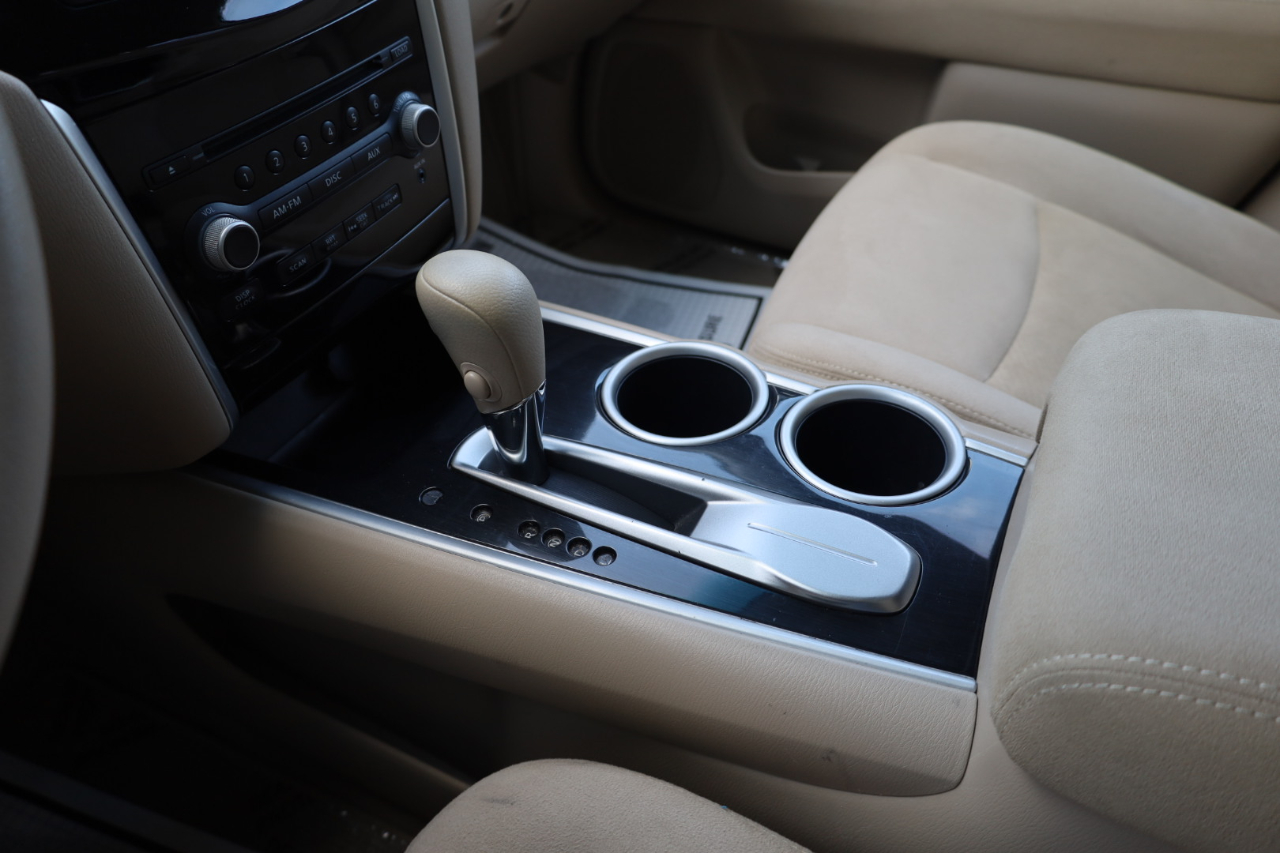 Nissan Pathfinder 2WD 4dr S 2013