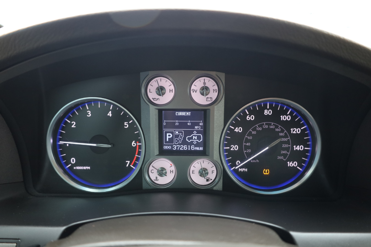 Lexus LX 570 4WD 4dr 2010