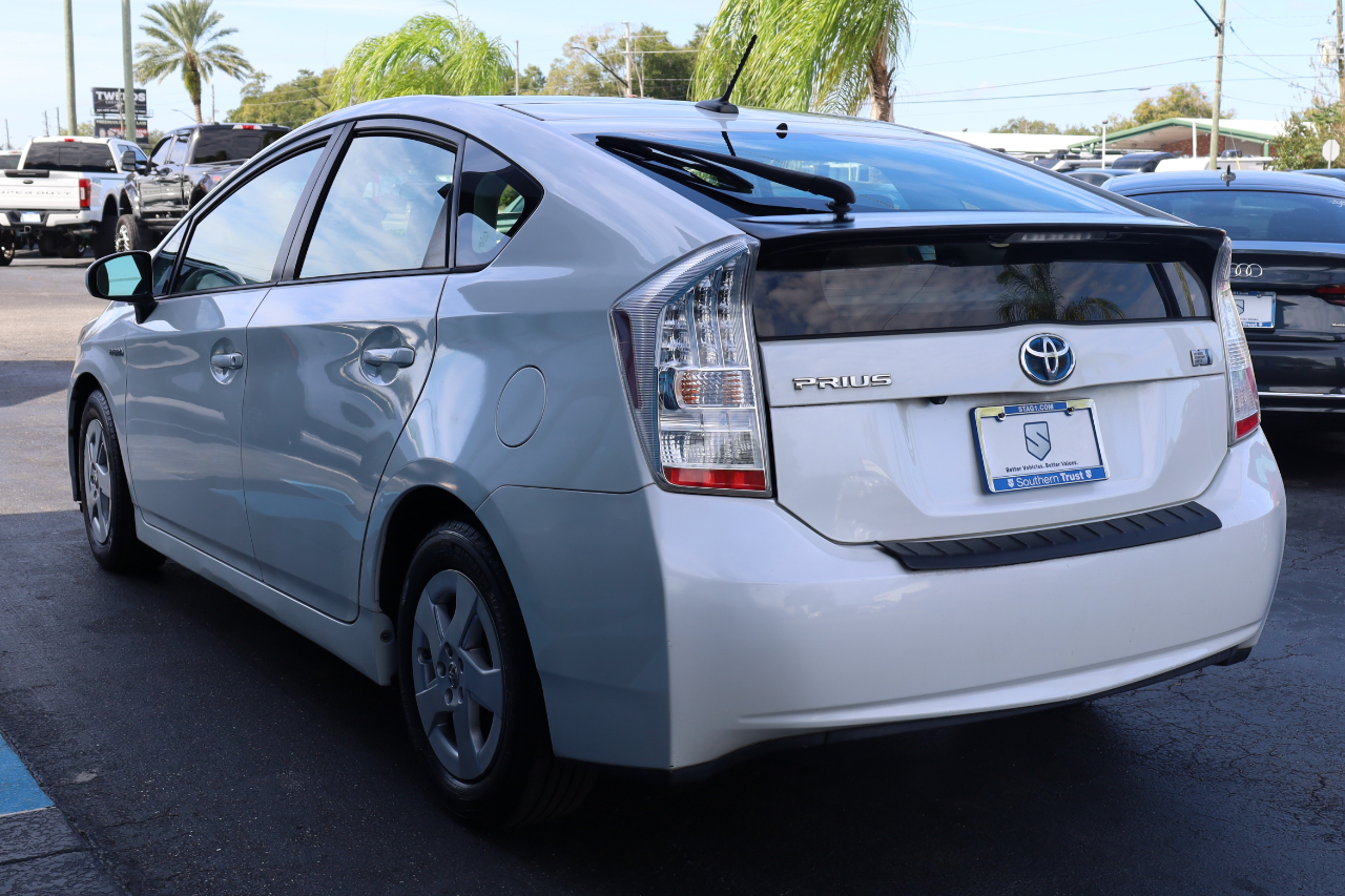 Toyota Prius 5dr HB III (Natl) 2011