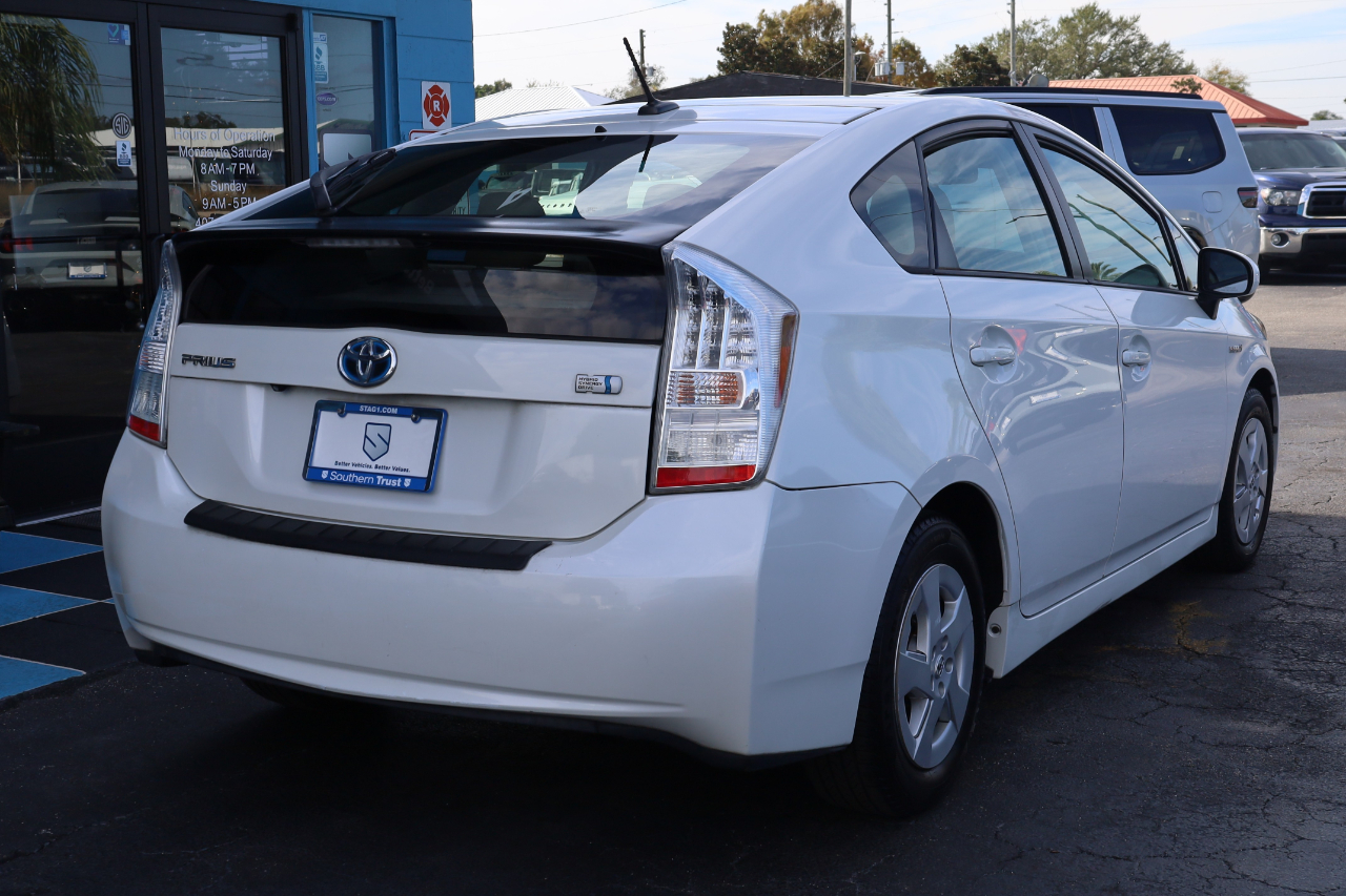 Toyota Prius 5dr HB III (Natl) 2011