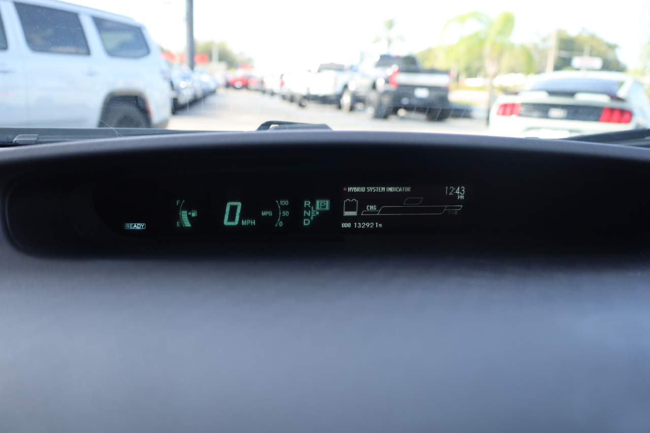 Toyota Prius 5dr HB III (Natl) 2011