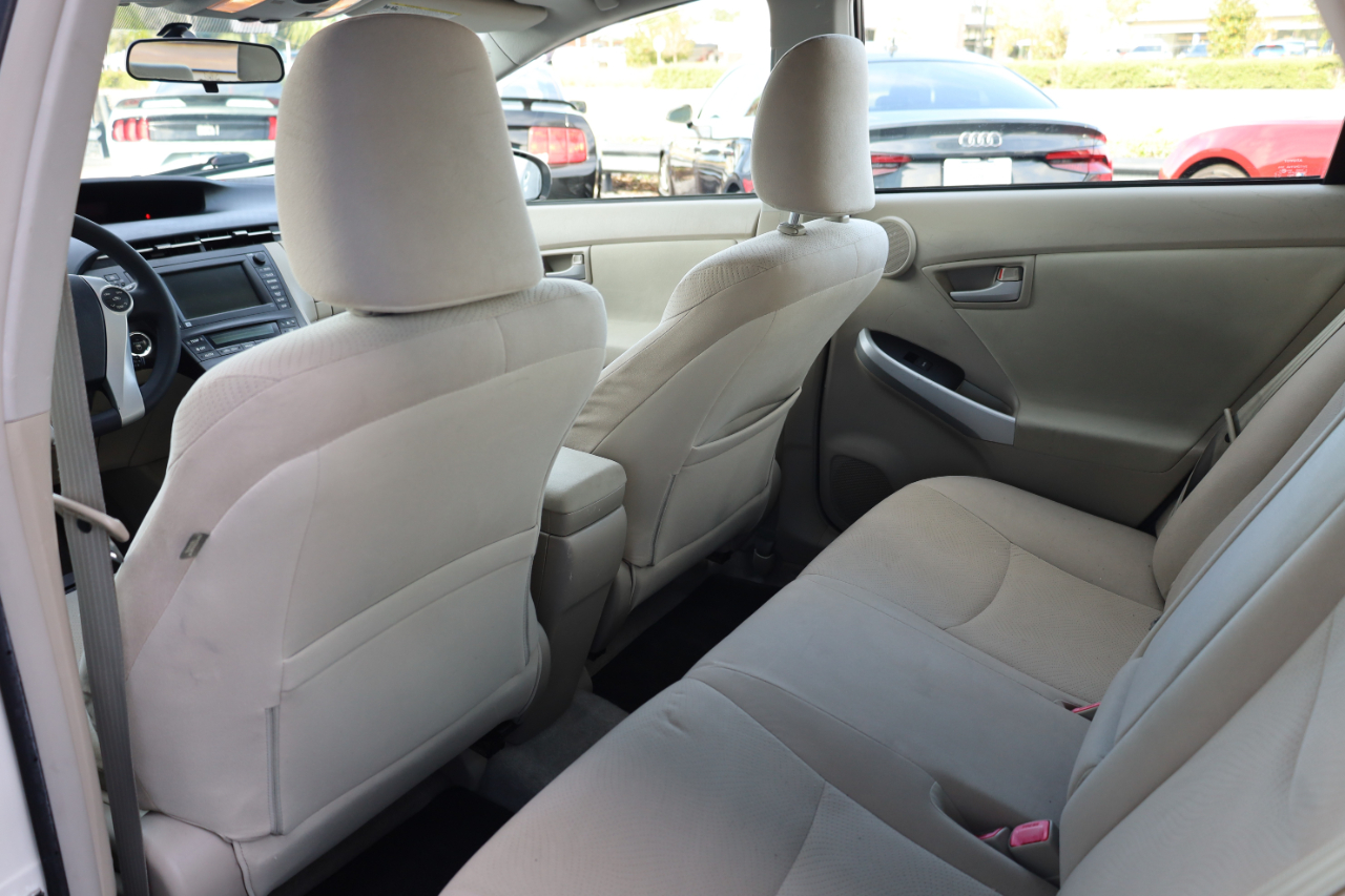 Toyota Prius 5dr HB III (Natl) 2011