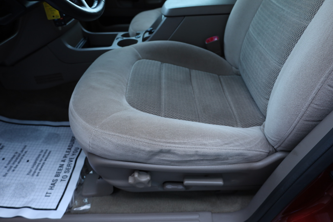 Ford Explorer 4dr 114" WB 4.0L XLT 4WD 2005