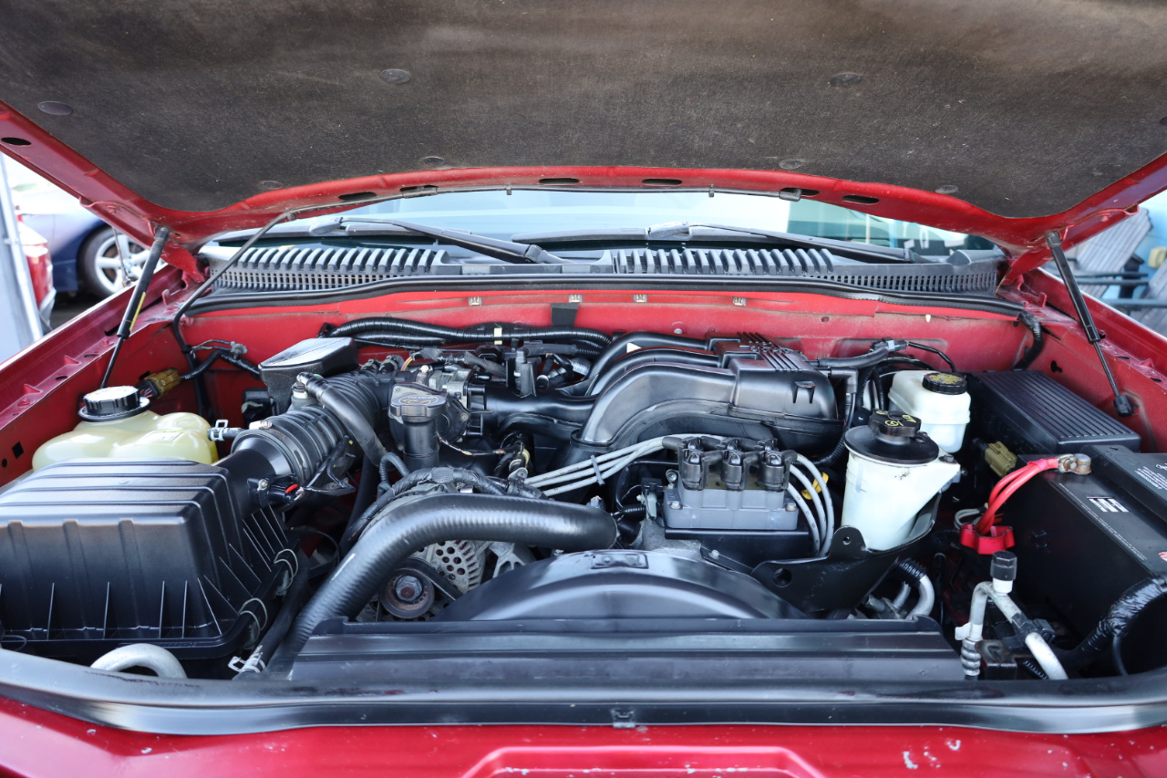 Ford Explorer 4dr 114" WB 4.0L XLT 4WD 2005