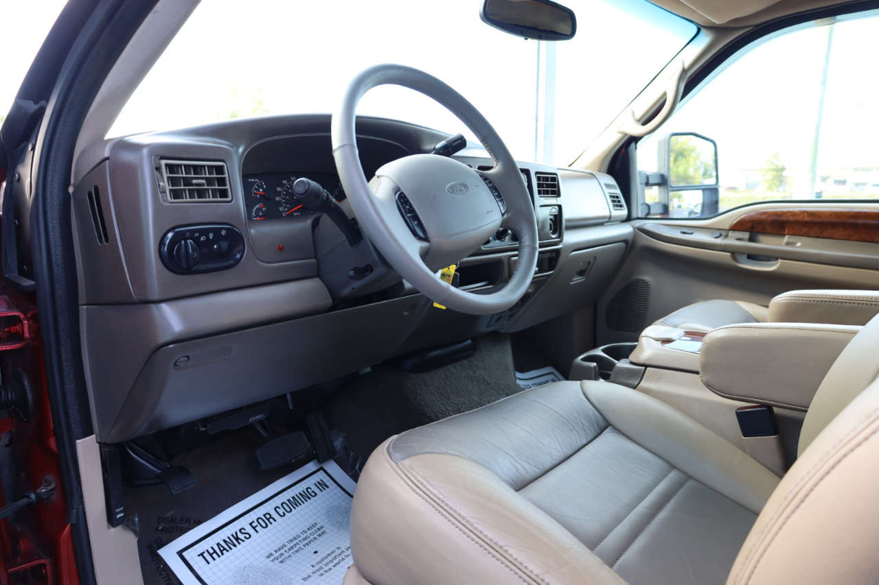 Ford Excursion 137" WB Limited 4WD 2001