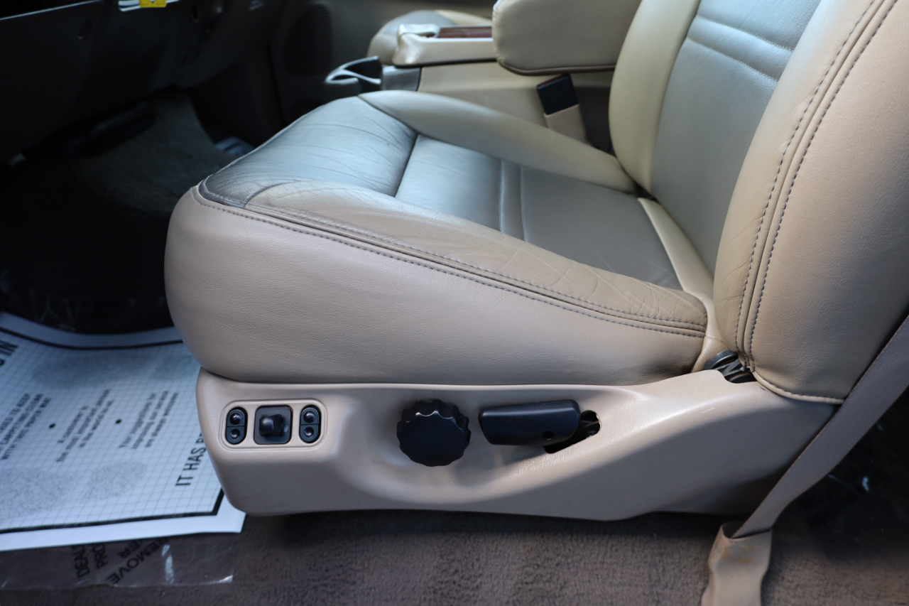 Ford Excursion 137" WB Limited 4WD 2001