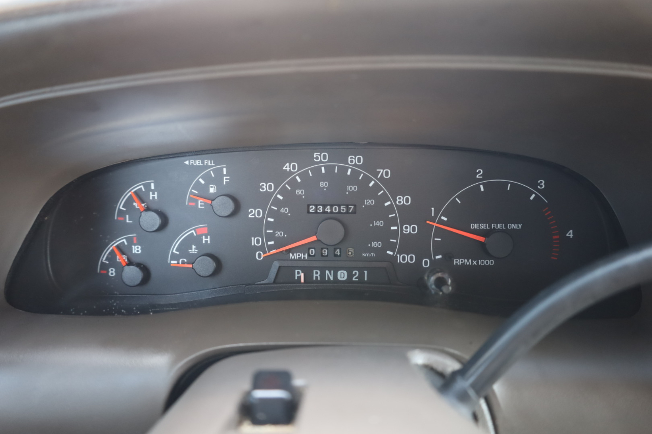 Ford Excursion 137" WB Limited 4WD 2001