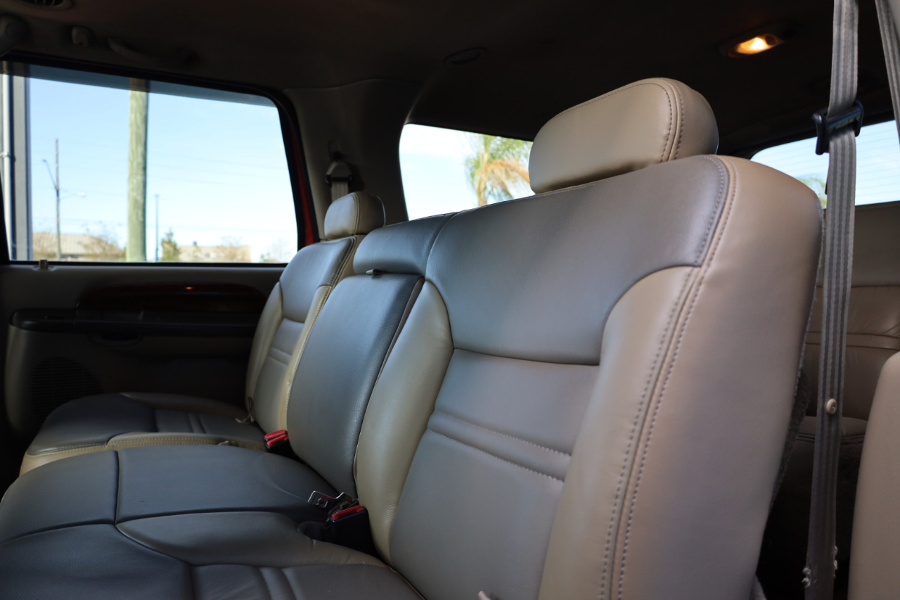 Ford Excursion 137" WB Limited 4WD 2001
