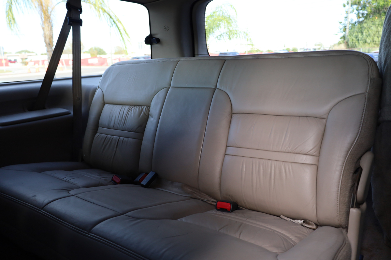 Ford Excursion 137" WB Limited 4WD 2001