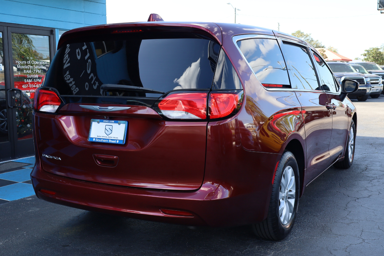 Chrysler Pacifica Touring FWD 2017