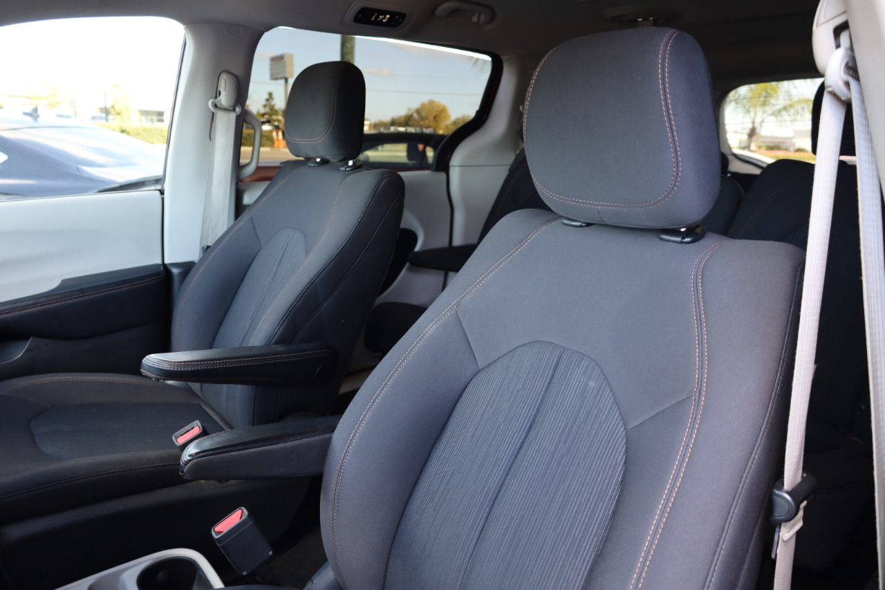 Chrysler Pacifica Touring FWD 2017