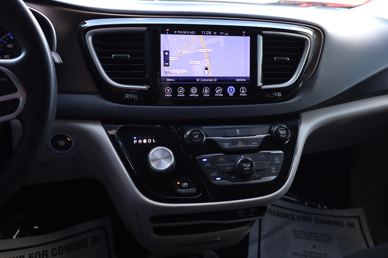 Chrysler Pacifica Touring FWD 2017