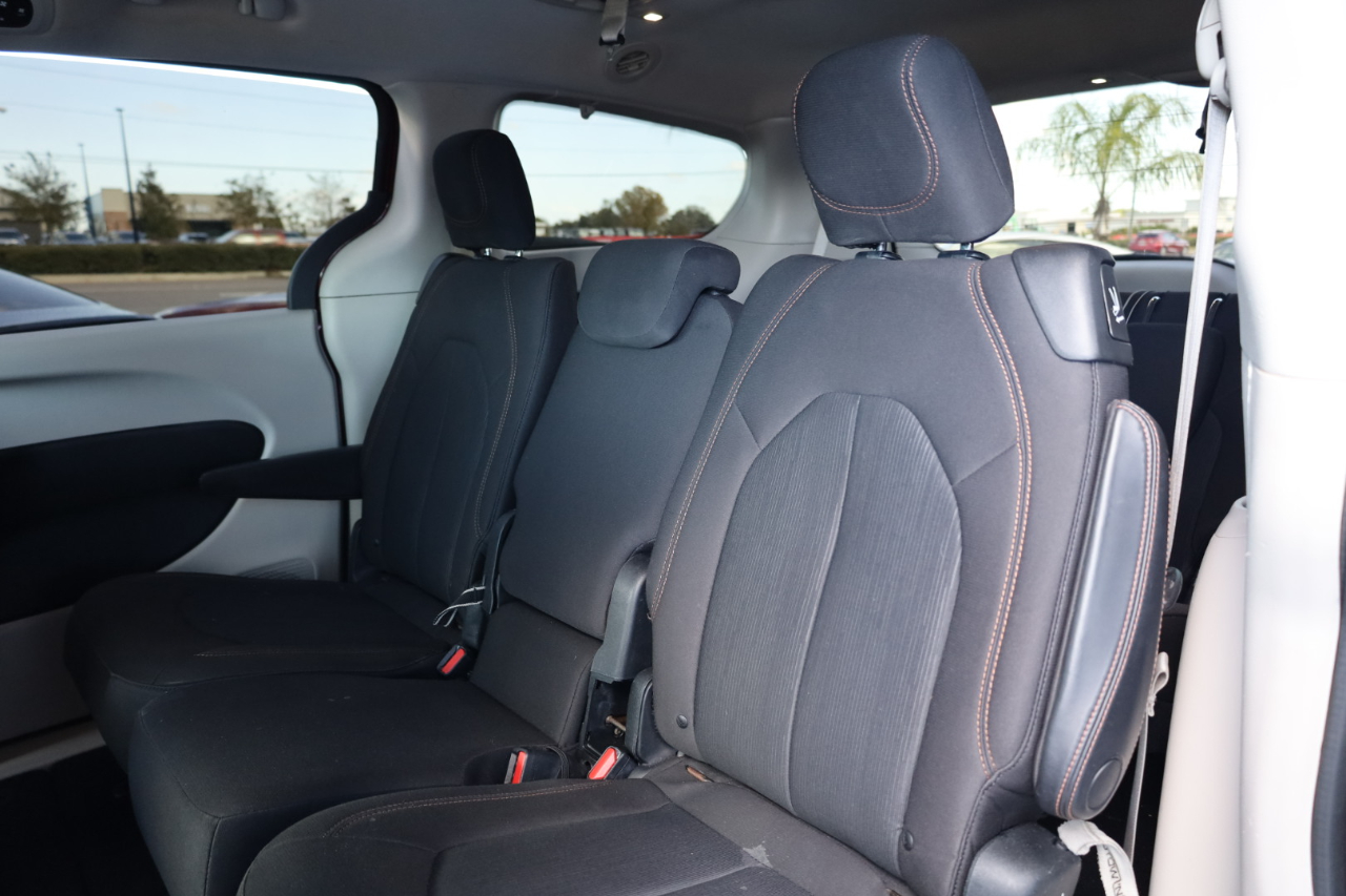 Chrysler Pacifica Touring FWD 2017