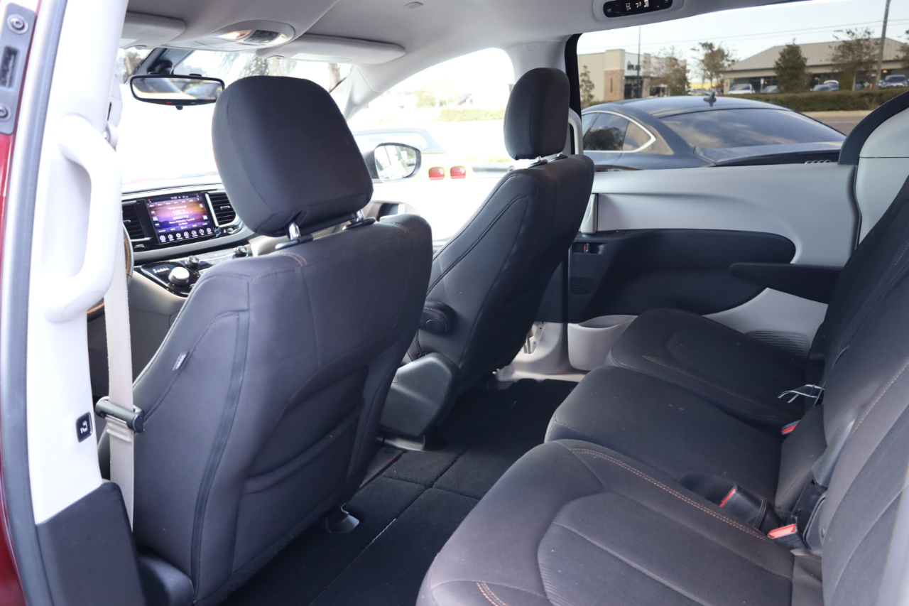 Chrysler Pacifica Touring FWD 2017