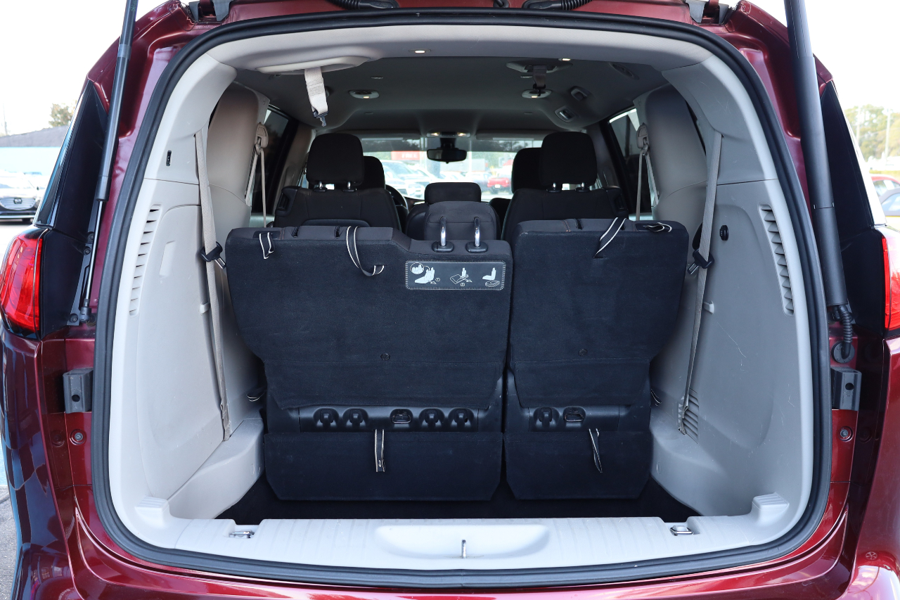 Chrysler Pacifica Touring FWD 2017