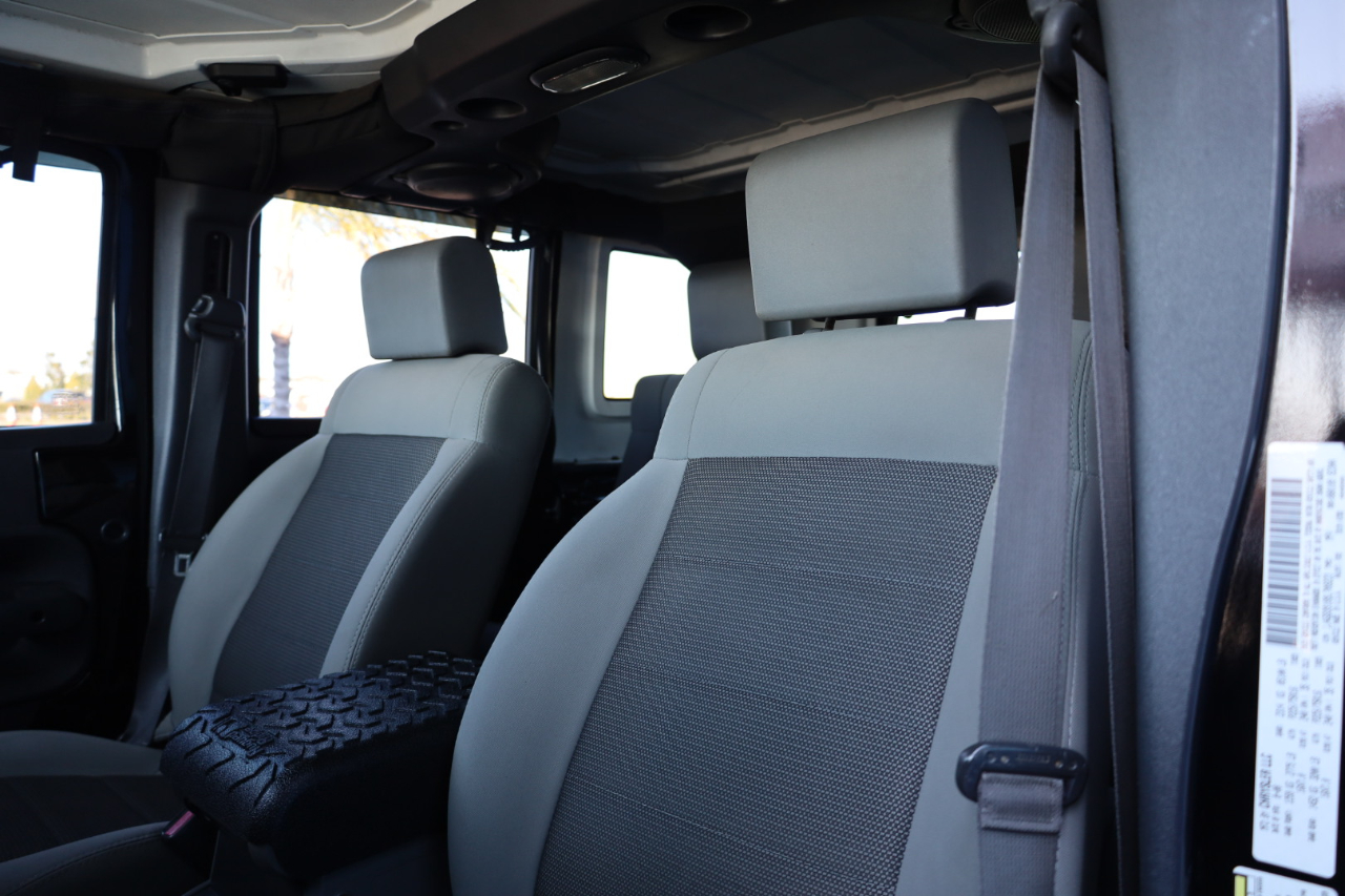 Jeep Wrangler Unlimited RWD 4dr X 2009