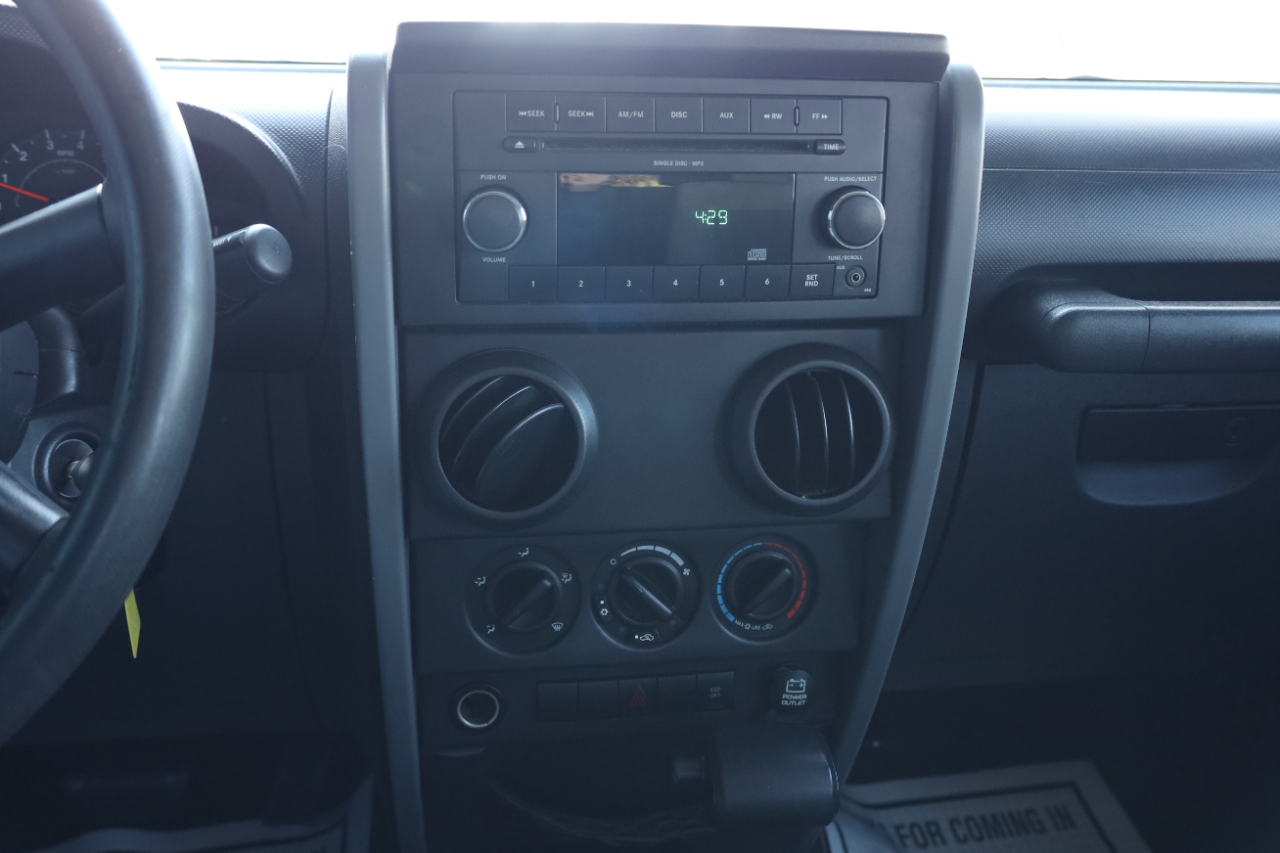 Jeep Wrangler Unlimited RWD 4dr X 2009