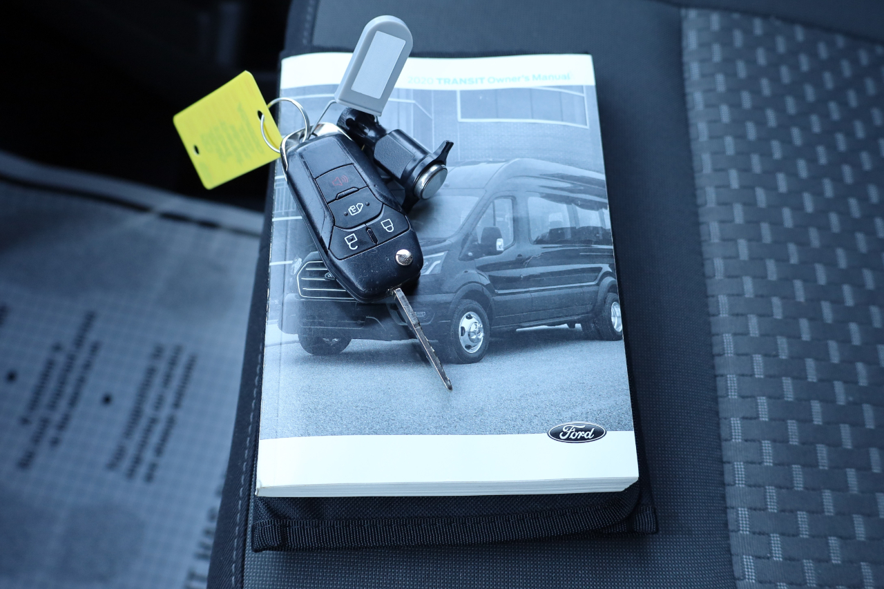 Ford Transit Cargo Van T-250 130" Med Rf 9070 GVWR RWD 2020