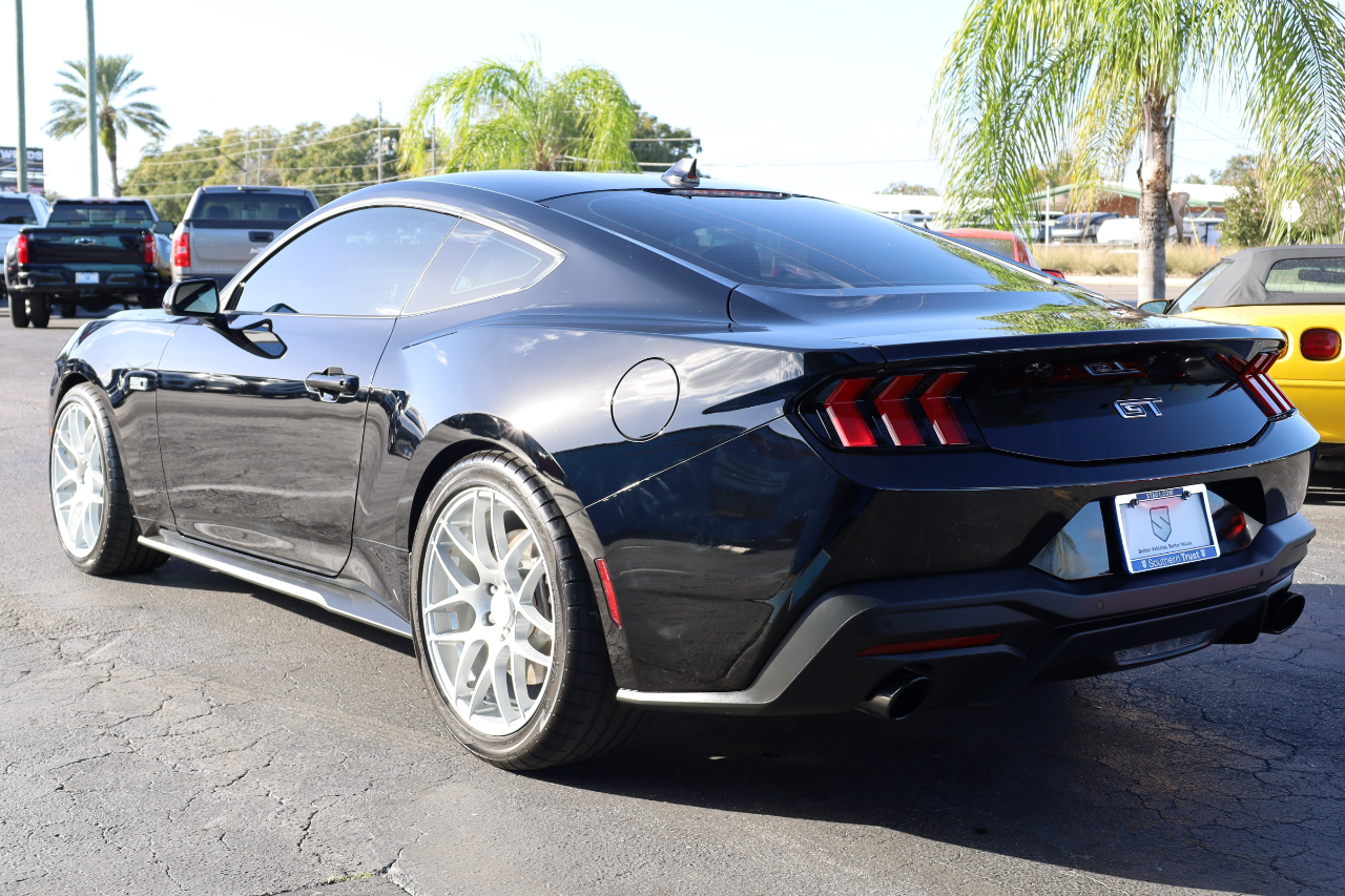 Ford Mustang GT Fastback 2024