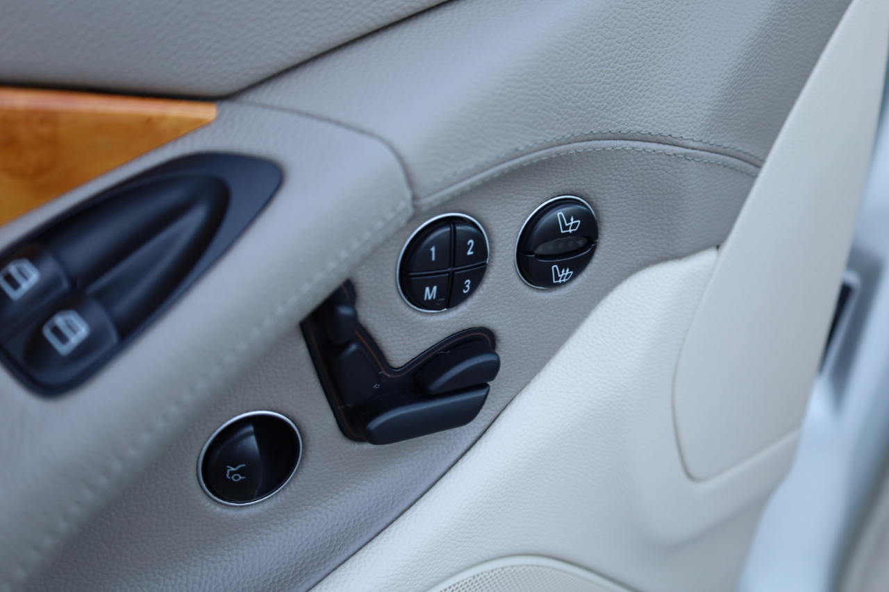 Mercedes-Benz SL-Class 2dr Roadster 5.0L 2004