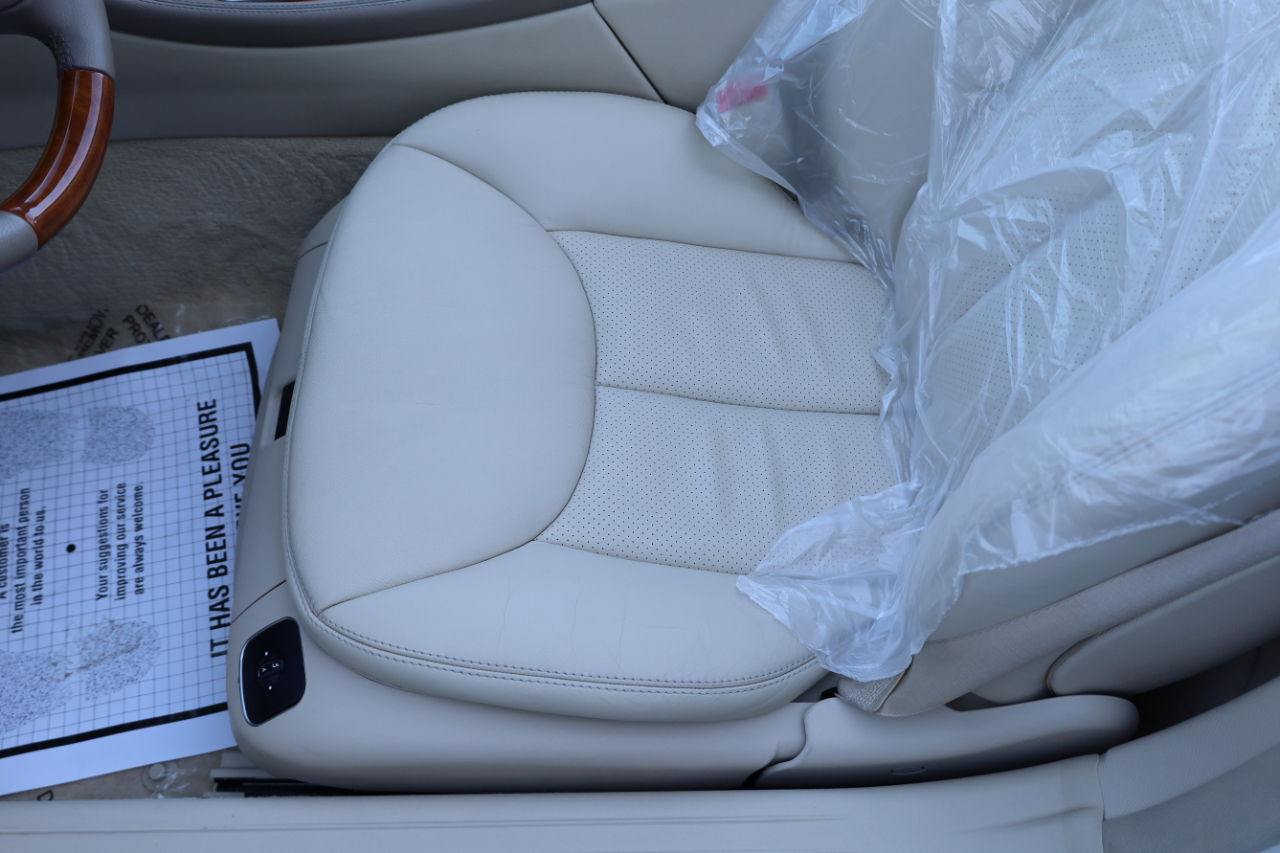 Mercedes-Benz SL-Class 2dr Roadster 5.0L 2004