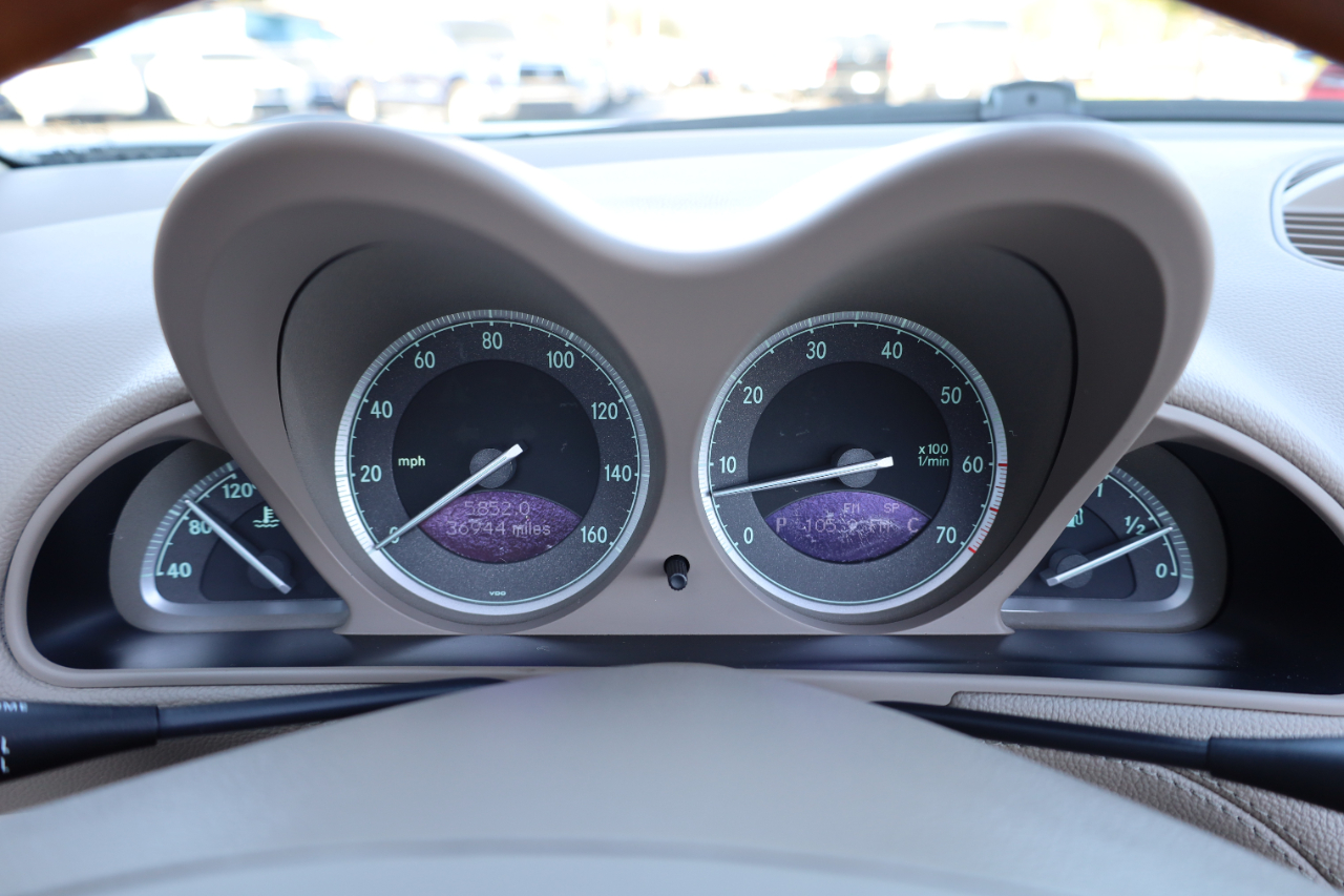 Mercedes-Benz SL-Class 2dr Roadster 5.0L 2004