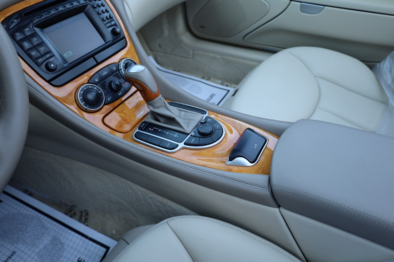 Mercedes-Benz SL-Class 2dr Roadster 5.0L 2004