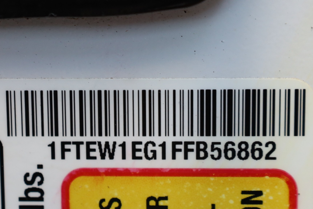 Ford F-150 4WD SuperCrew 145" Platinum 2015