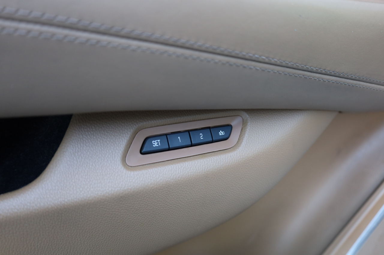 Cadillac Escalade ESV 2WD 4dr Platinum 2017