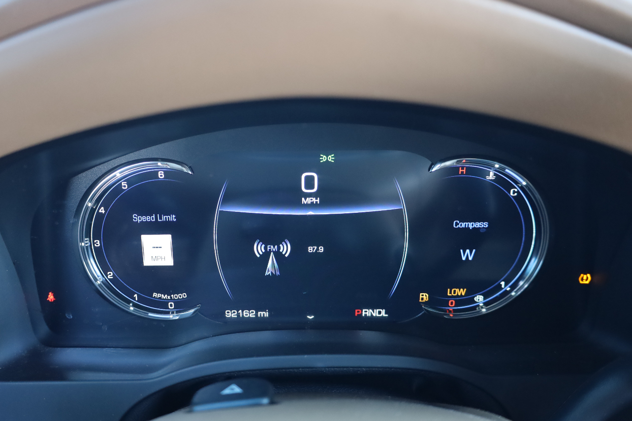 Cadillac Escalade ESV 2WD 4dr Platinum 2017