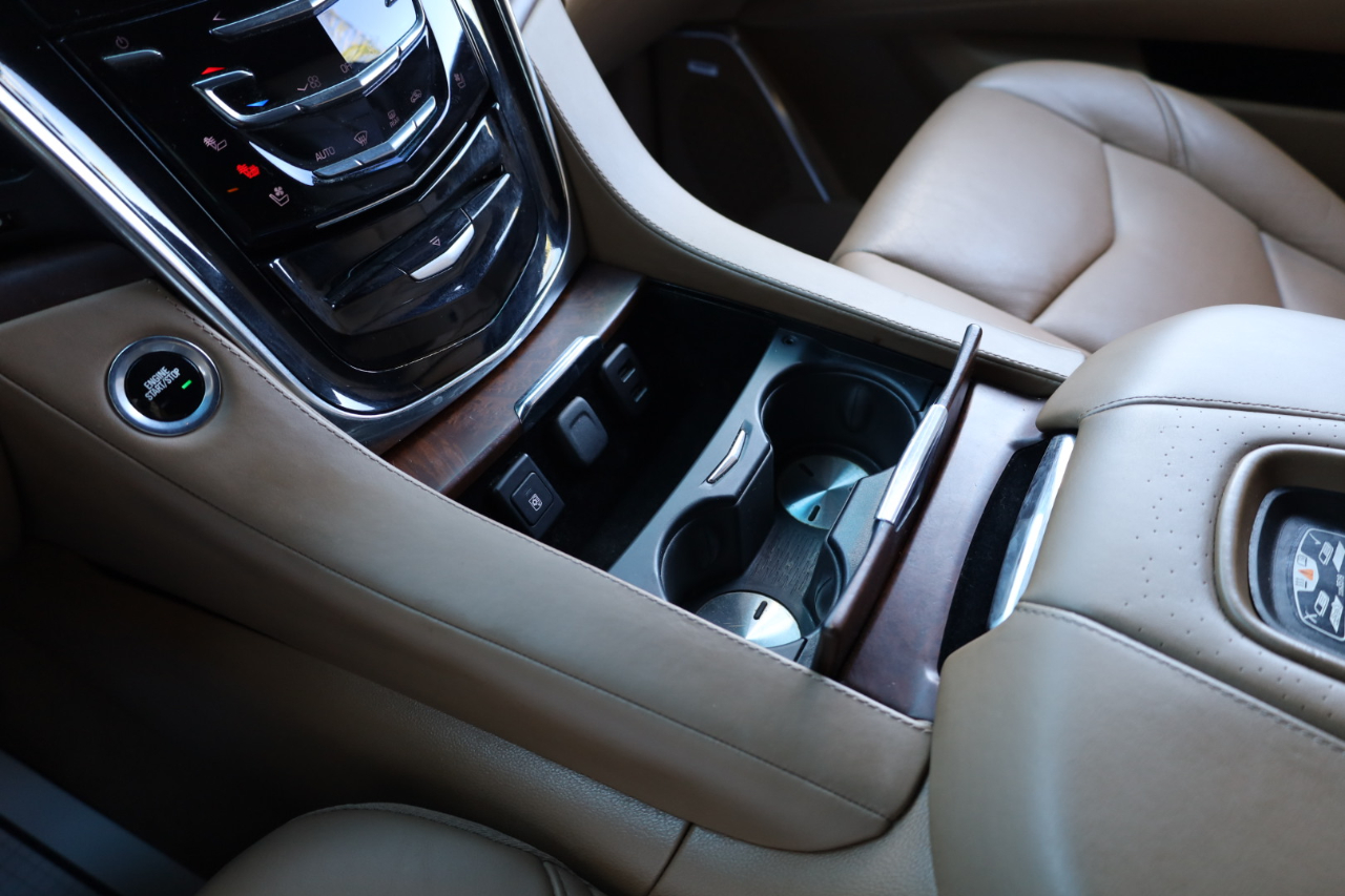 Cadillac Escalade ESV 2WD 4dr Platinum 2017