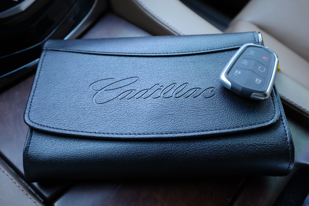 Cadillac Escalade ESV 2WD 4dr Platinum 2017