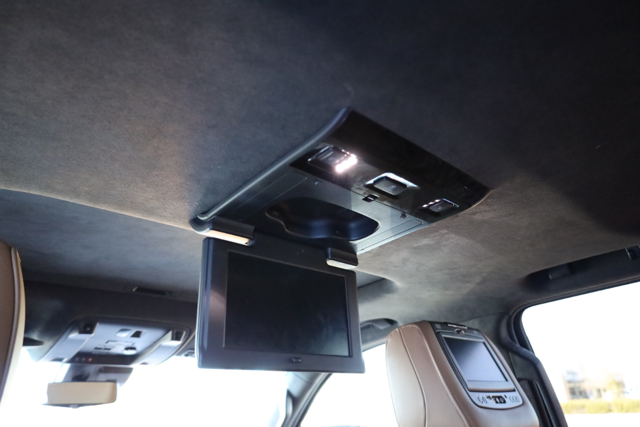 Cadillac Escalade ESV 2WD 4dr Platinum 2017