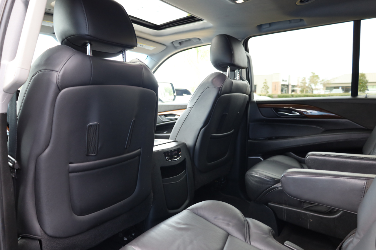 Cadillac Escalade ESV 2WD 4dr Luxury 2020