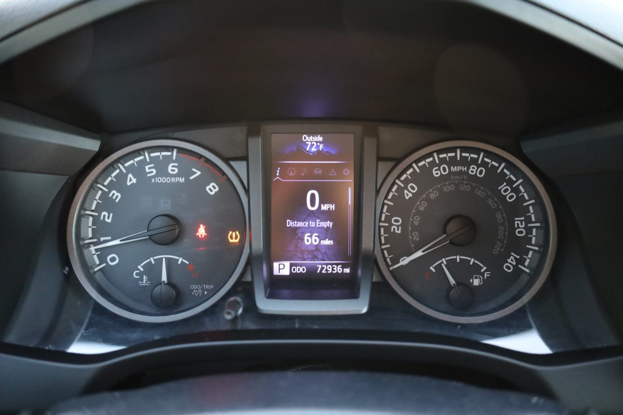 Toyota Tacoma TRD Off Road Double Cab 5' Bed V6 4x4 MT (Natl) 2017