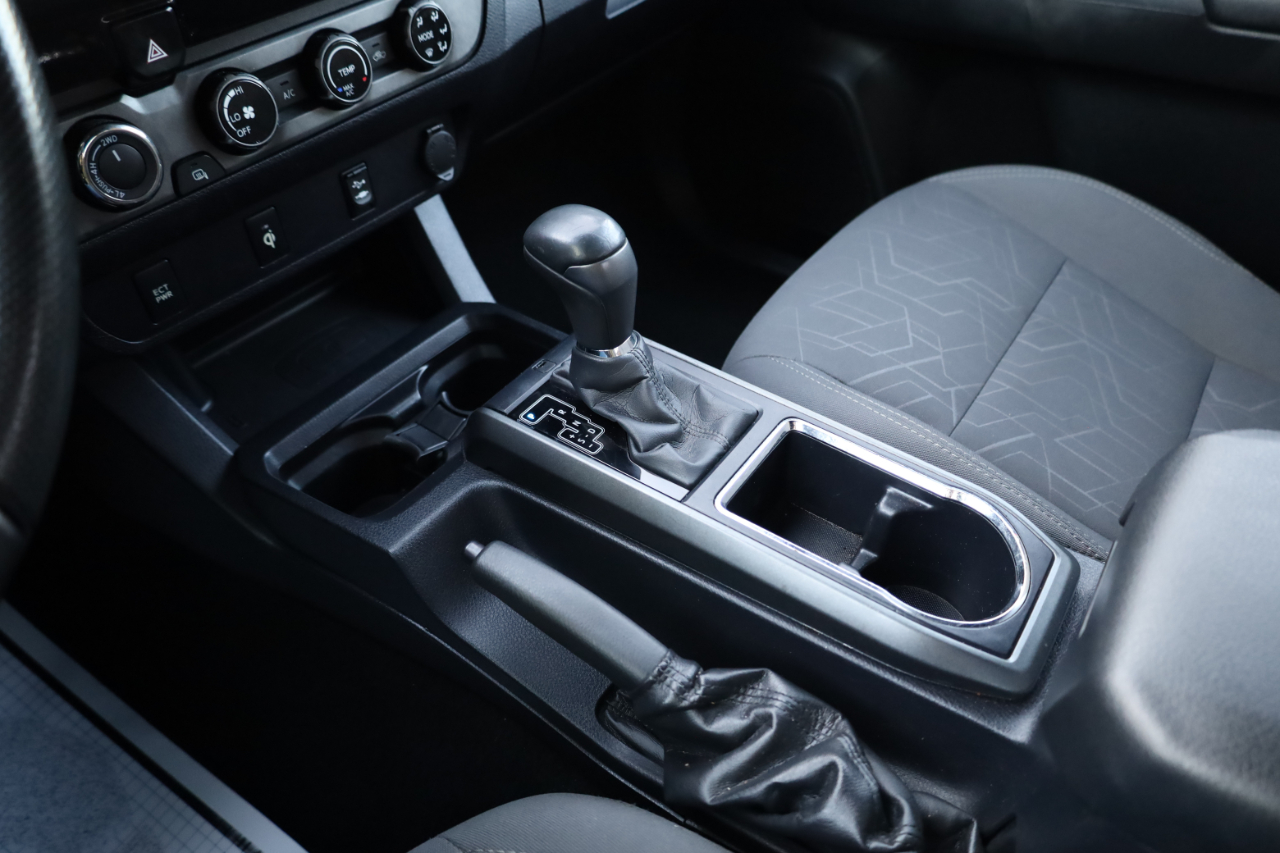 Toyota Tacoma TRD Off Road Double Cab 5' Bed V6 4x4 MT (Natl) 2017