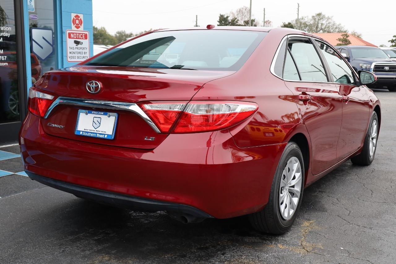 Toyota Camry 4dr Sdn I4 Auto XLE (Natl) 2015