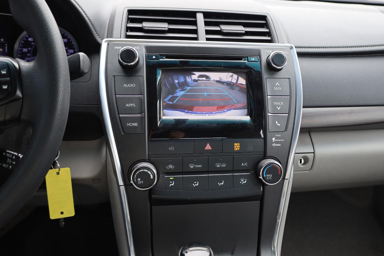 Toyota Camry 4dr Sdn I4 Auto XLE (Natl) 2015