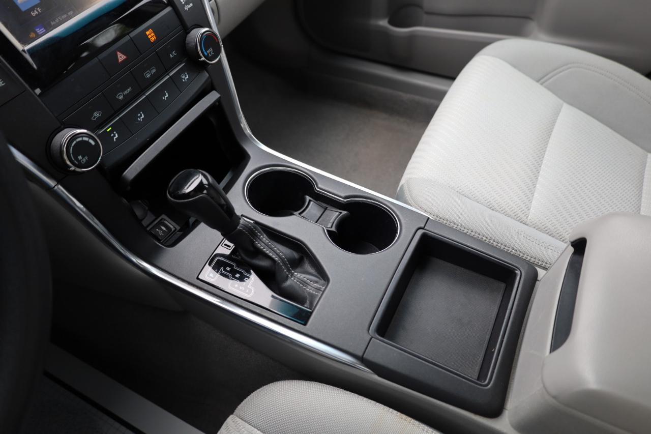 Toyota Camry 4dr Sdn I4 Auto XLE (Natl) 2015