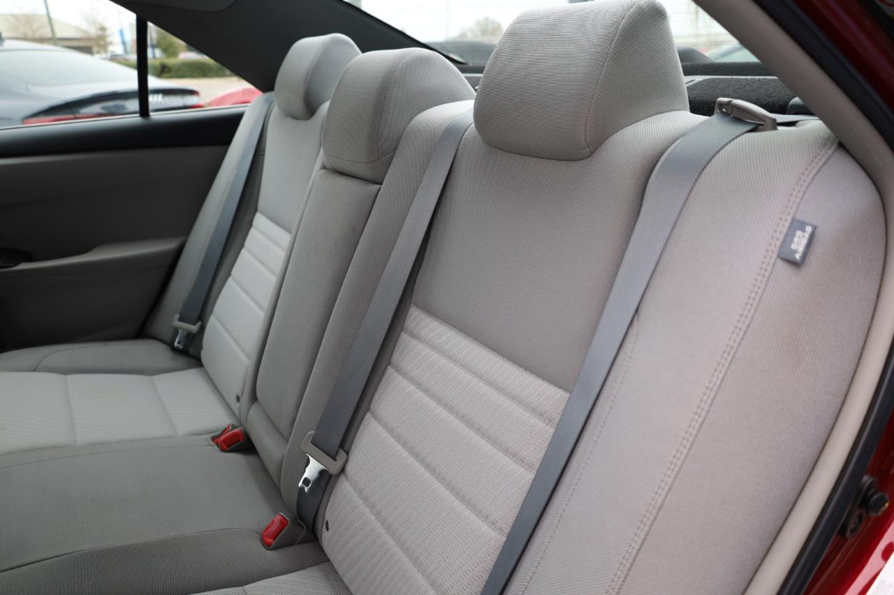 Toyota Camry 4dr Sdn I4 Auto XLE (Natl) 2015