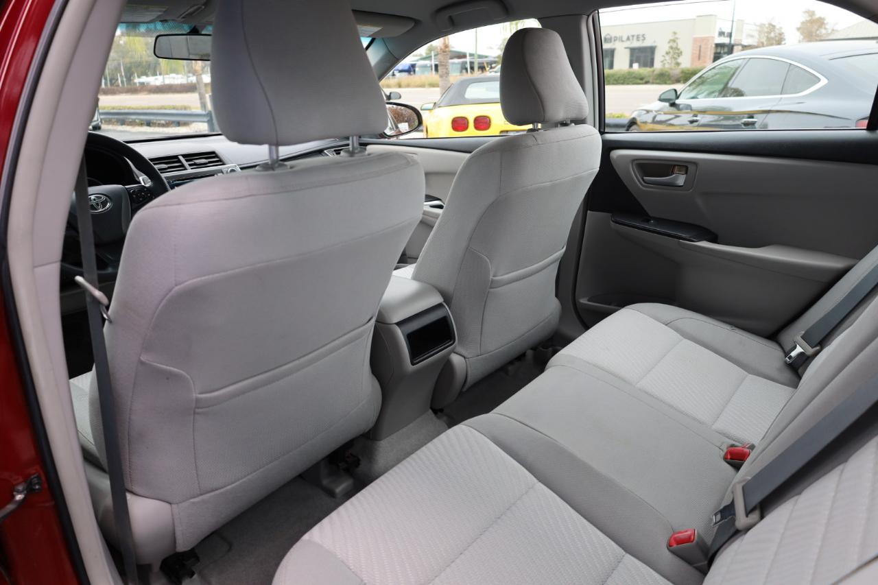 Toyota Camry 4dr Sdn I4 Auto XLE (Natl) 2015